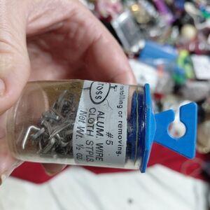 vintage container of Cross aluminum wire cloth staples Collectable